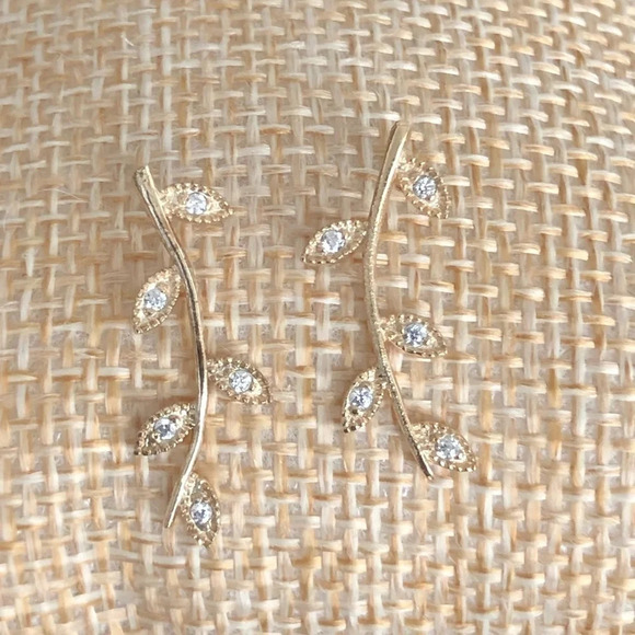 Sterling Silver 925 Gold Vermeil Vine Leaf Delicate Earrings Clear Crystals 3/4” - Picture 1 of 3